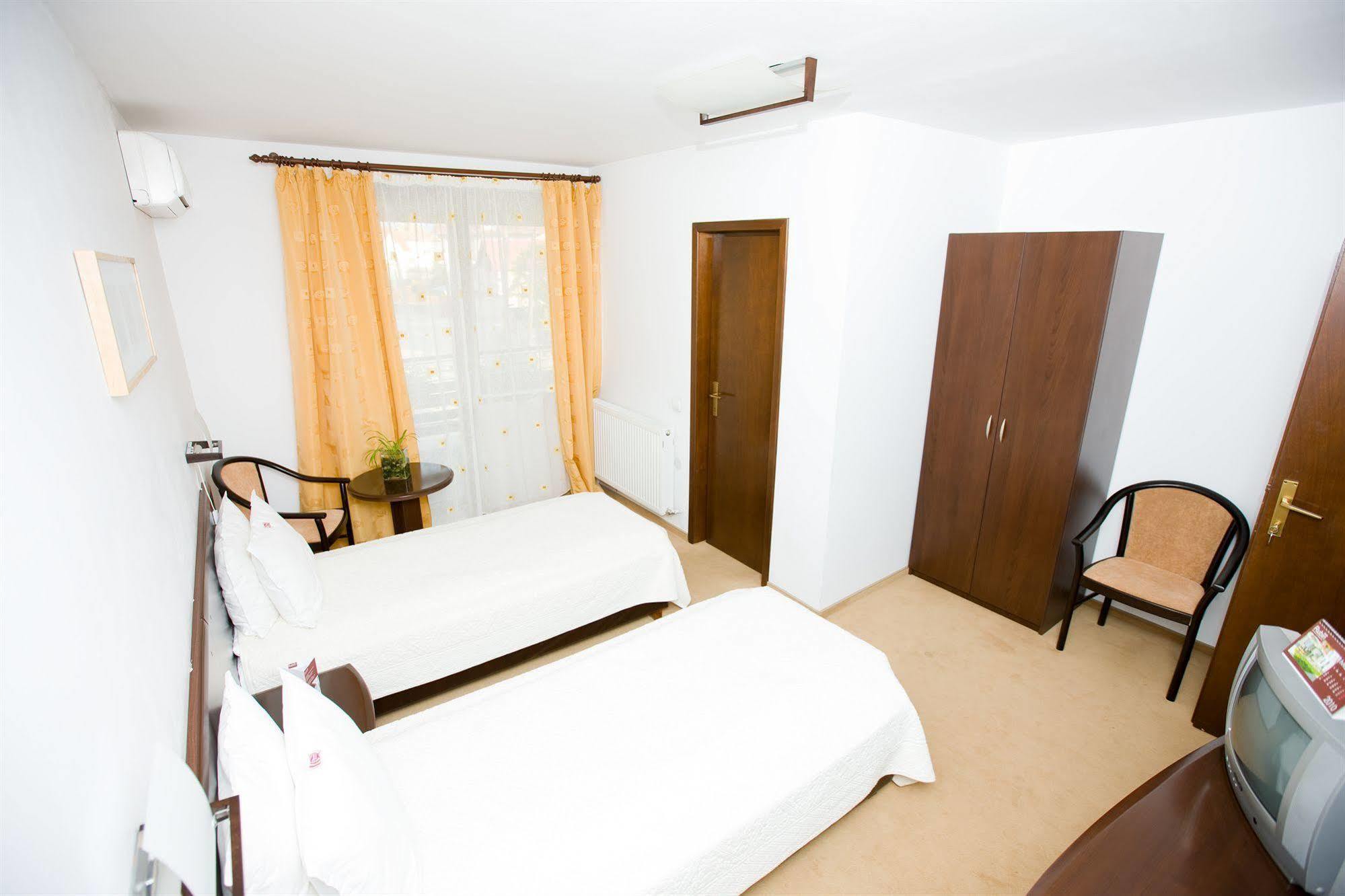 Hotel Rubin Hermannstadt Exterior foto